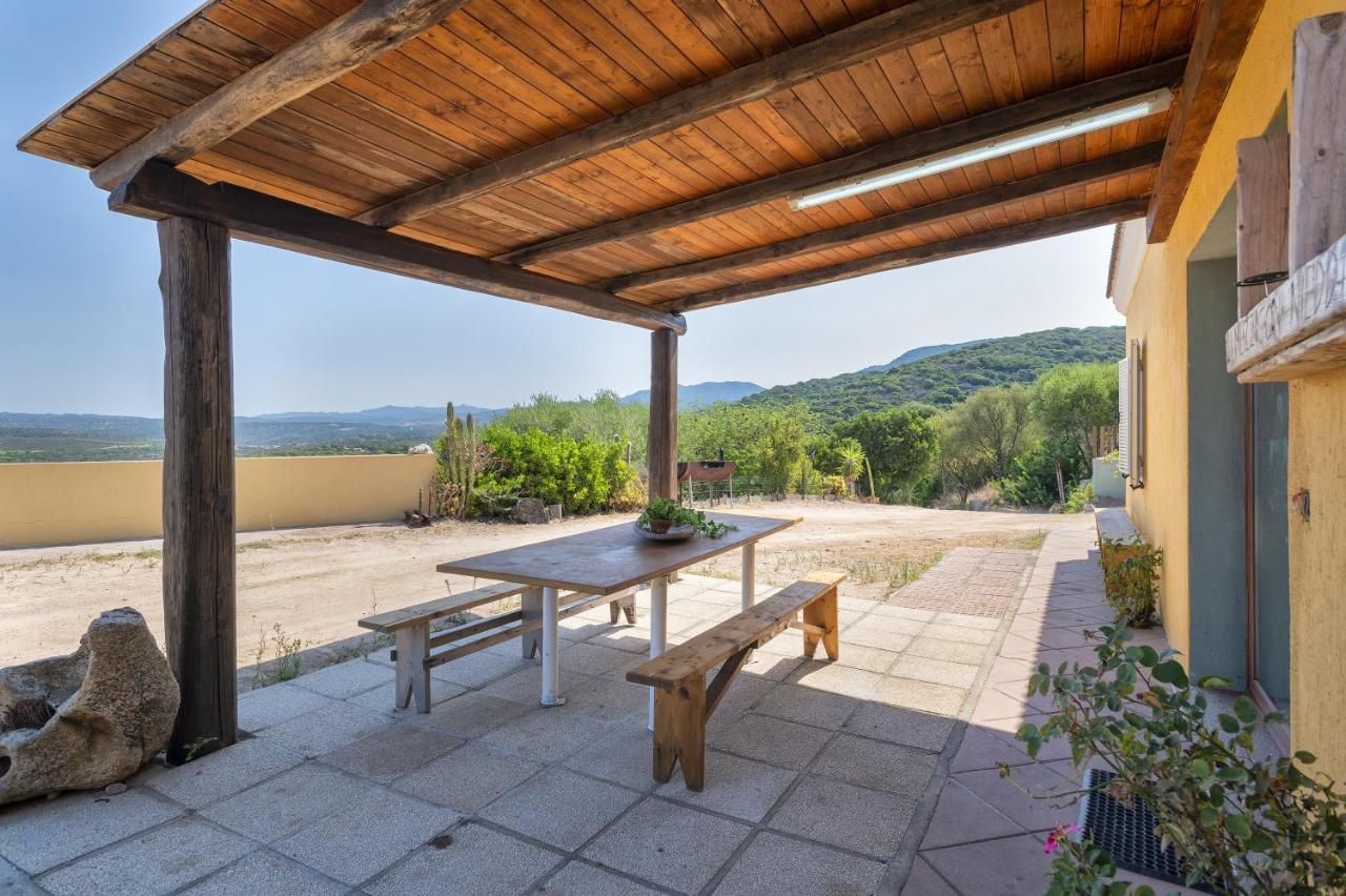 Appartamento Panoramico Isola Rossa Buitenkant foto