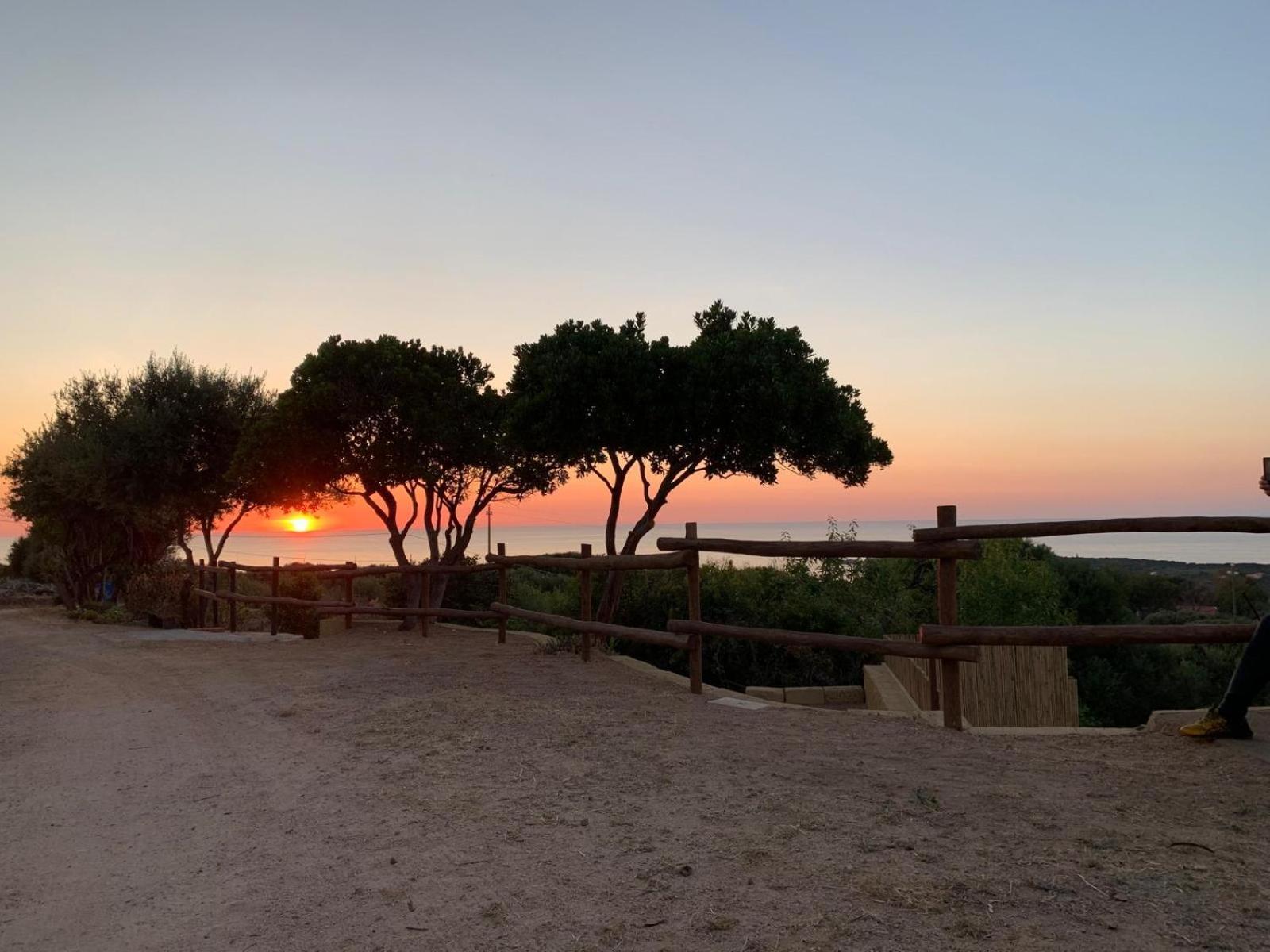 Appartamento Panoramico Isola Rossa Buitenkant foto